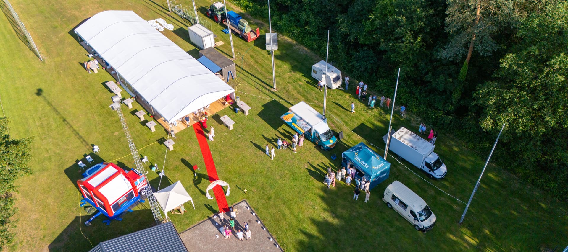Tutti Gelato en PlusCatering samen tijdens een feest op locatie